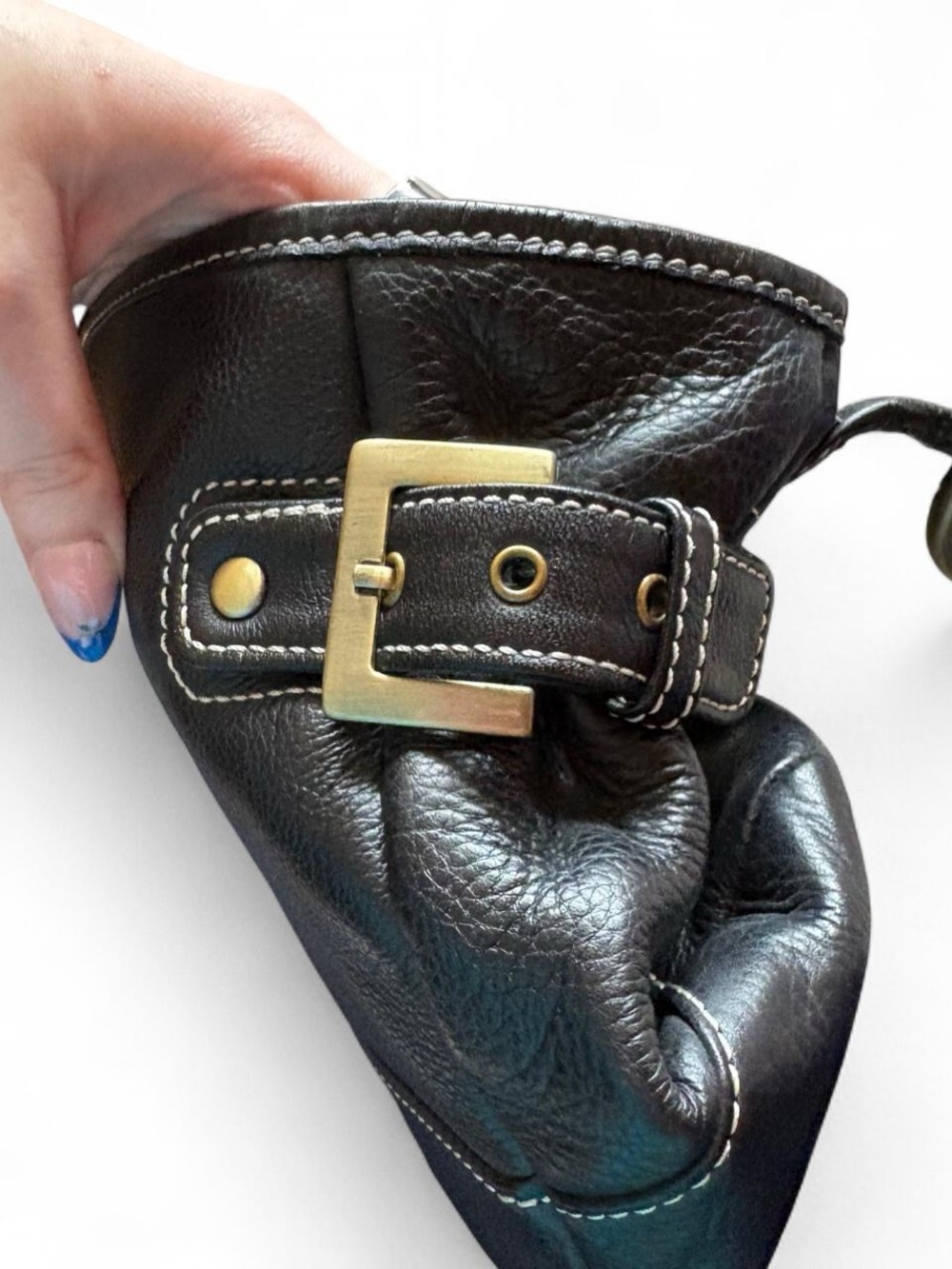 Soprano Black Leather Shoulder Bag with Gold Hardware - Picture 5 of 8